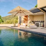 Villa Grand Large Saint-clair Piscine Chauffee Garage Propriete Fermee Le Lavandou