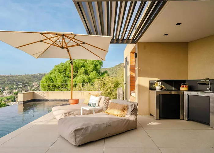 Grand Large Saint-clair Piscine Chauffee Garage Propriete Fermee Le Lavandou