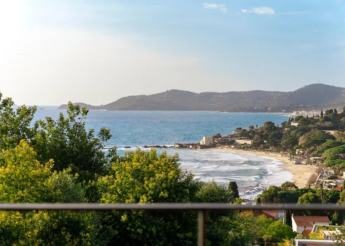 Grand Large Saint-clair Piscine Chauffee Garage Propriete Fermee * Le Lavandou